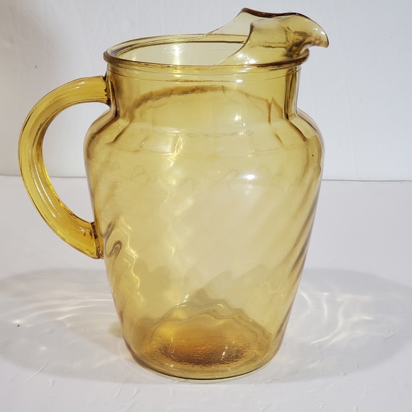 Vintage Amber Gold Yellow Pressed Swirl Glass Large Pitcher With Ice Lip EUC - Picture 5 of 15